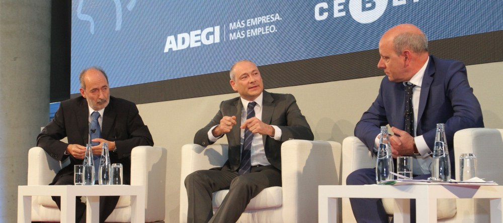 Jose Miguel Munilla, Gorka Díez y Eduardo Junkera durante el debate